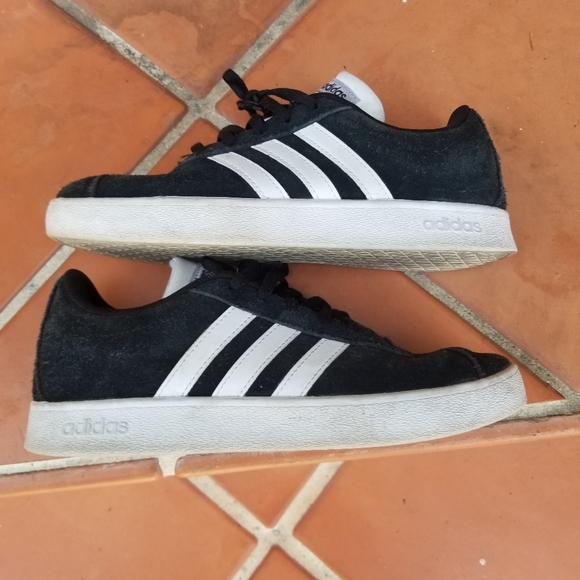 Girls Adidas sneakers - Picture 3 of 6